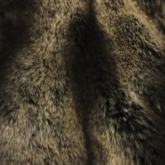 Faux fur vest - Picture 5 of 6